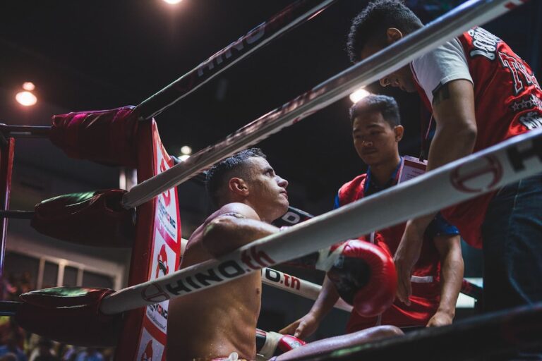 Muay Thai: La storia e le tecniche di combattimento del celebre sport thai
