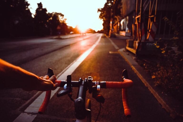 Ciclismo: scopri le attrezzature indispensabili per la tua avventura in bici