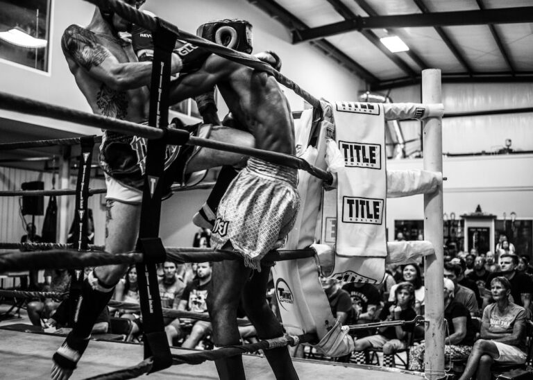 Muay Thai: Le tecniche di combattimento delle arti marziali thailandesi